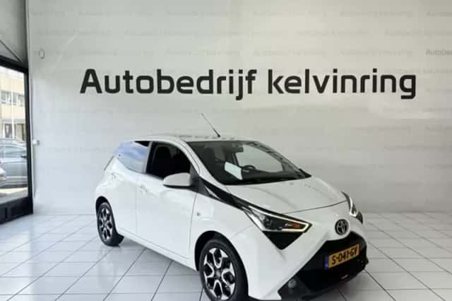 Toyota Aygo (2021) thumbnail 3
