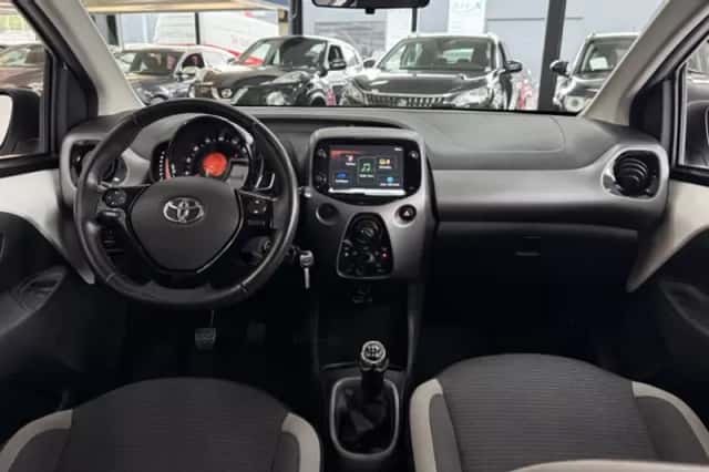 Toyota Aygo (2021) thumbnail 4
