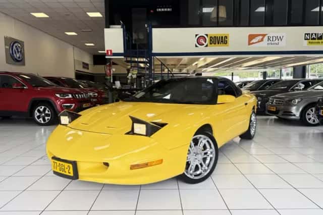 Pontiac Firebird (1994) thumbnail 6