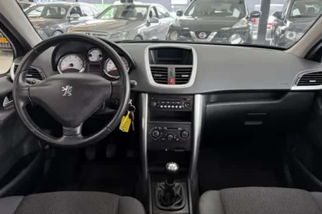Peugeot 207 (2012) thumbnail 4