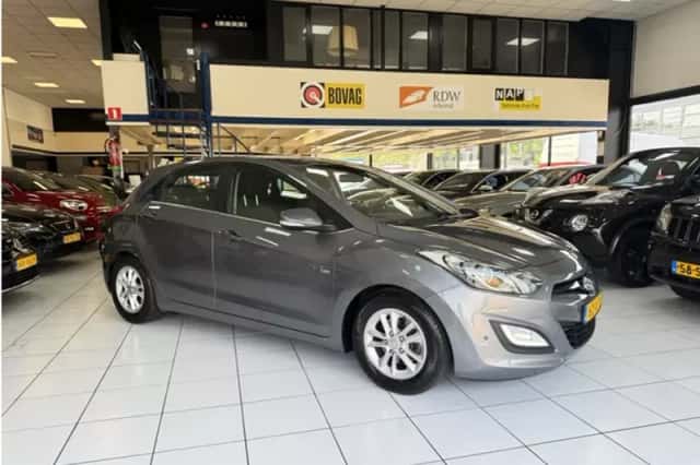 Hyundai i30 (2012) thumbnail 3