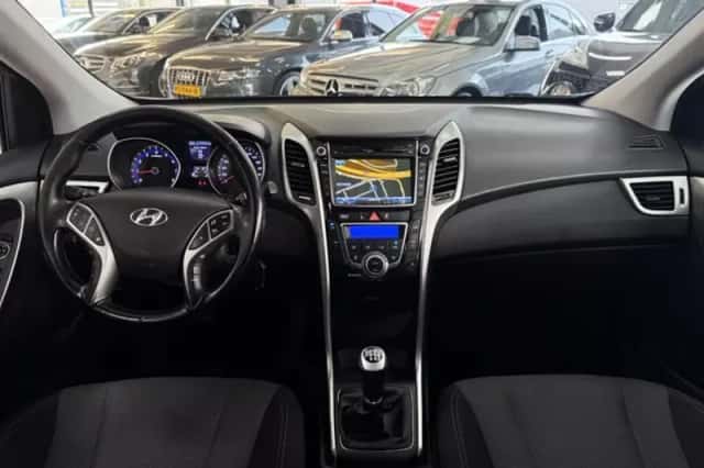 Hyundai i30 (2012) thumbnail 4