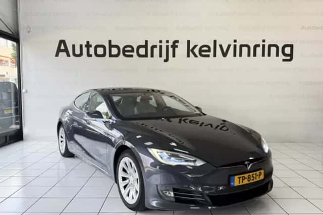 Tesla Model S (2018) thumbnail 3