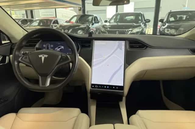 Tesla Model S (2018) thumbnail 4