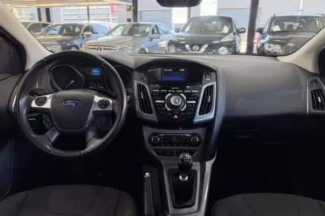 Ford Focus (2013) thumbnail 4
