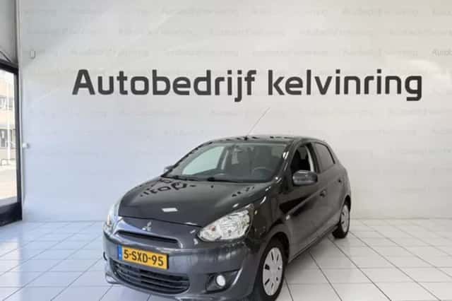 Mitsubishi Space Star (2013) thumbnail 2