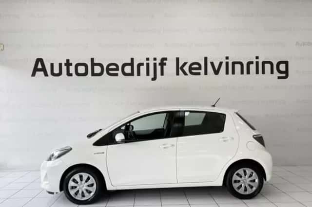 Toyota Yaris (2012) thumbnail 6