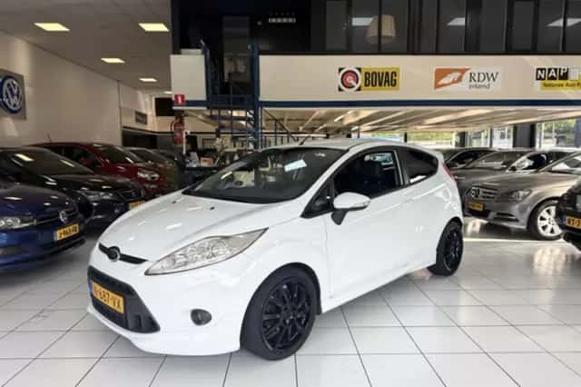 Ford Fiesta (2009) thumbnail 2