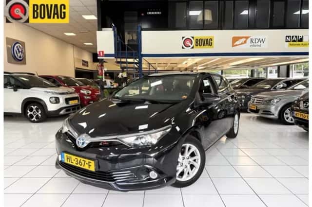 Toyota Auris (2015) thumbnail 1