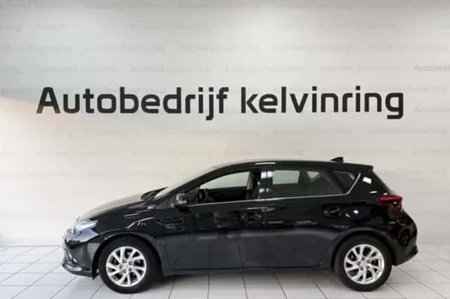 Toyota Auris (2015) thumbnail 6
