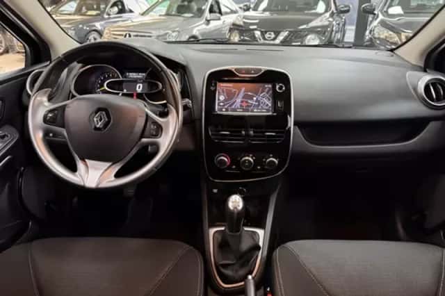 Renault Clio (2015) thumbnail 4