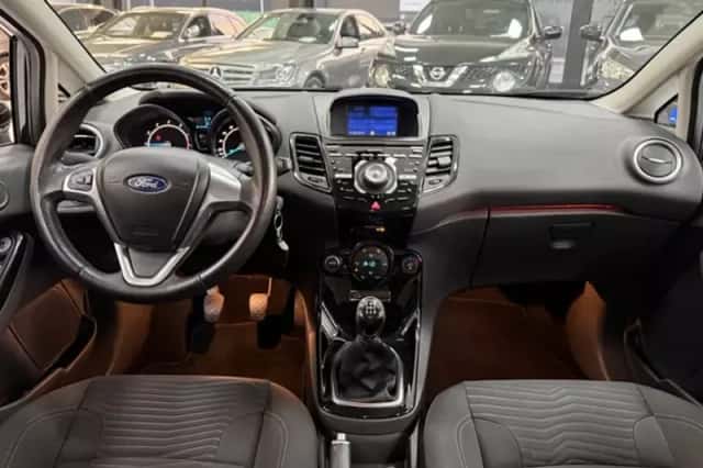 Ford Fiesta (2015) thumbnail 4