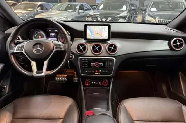 Mercedes-Benz GLA (2014) thumbnail 4