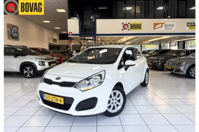 Kia Rio (2013) thumbnail 1