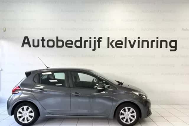 Peugeot 208 (2016) thumbnail 5