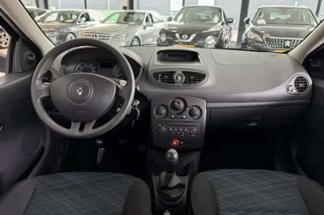 Renault Clio (2008) thumbnail 4