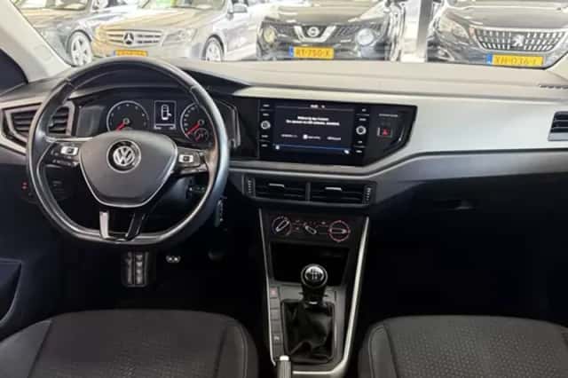 Volkswagen Polo (2021) thumbnail 4