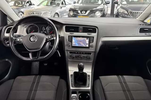 Volkswagen Golf (2017) thumbnail 4