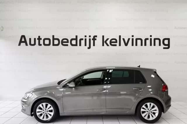 Volkswagen Golf (2017) thumbnail 6