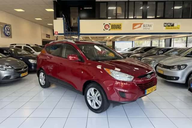 Hyundai Tucson (2011) thumbnail 2