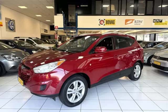 Hyundai Tucson (2011) thumbnail 3