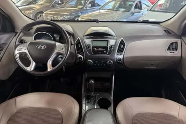Hyundai Tucson (2011) thumbnail 4