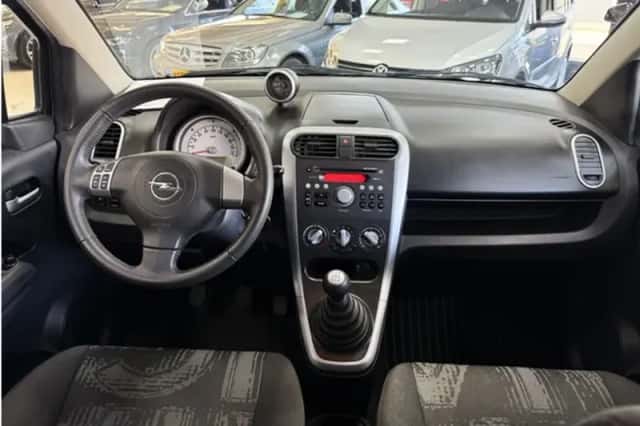 Opel Agila (2014) thumbnail 4