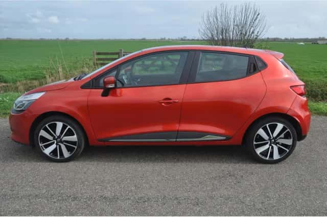 Renault Clio (2015) thumbnail 2