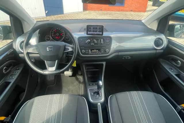 SEAT Mii (2015) thumbnail 6