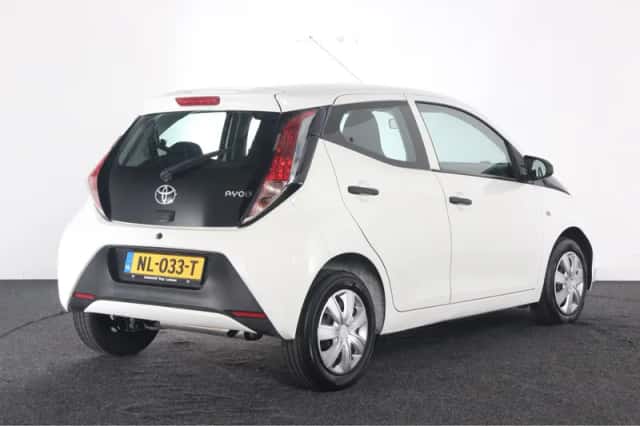 Toyota Aygo (2017) thumbnail 5