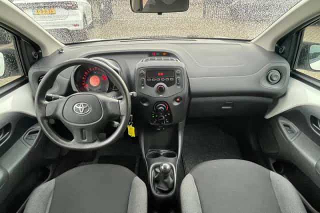 Toyota Aygo (2017) thumbnail 6