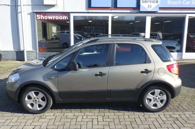Fiat Sedici (2009) thumbnail 4