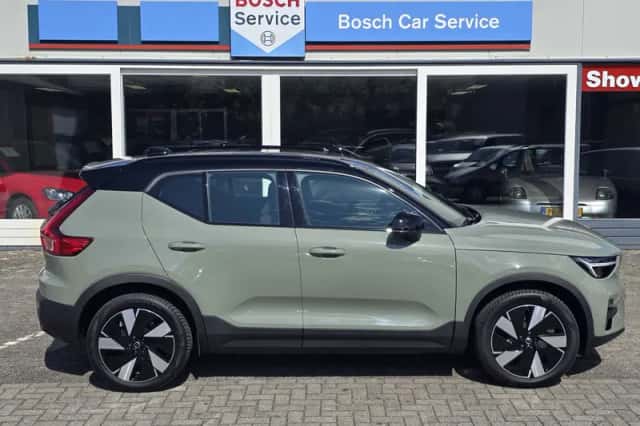 Volvo EX40 (2025) thumbnail 5