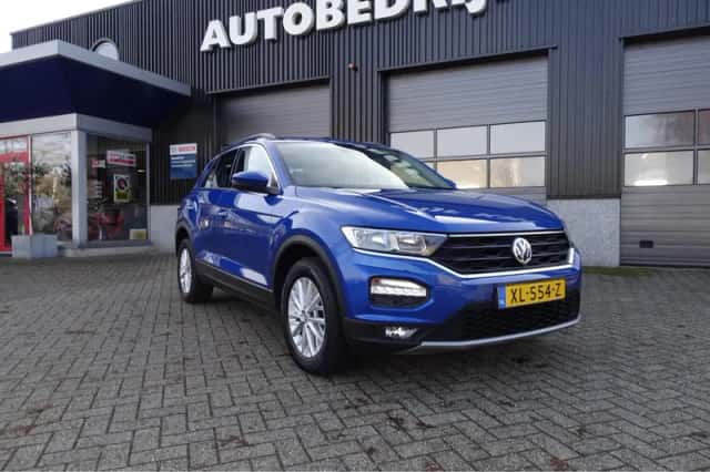 Volkswagen T-Roc (2019) thumbnail 2