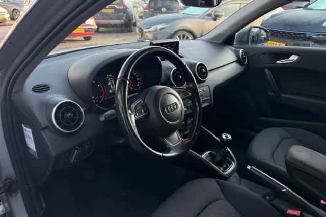 Audi A1 (2015) thumbnail 3