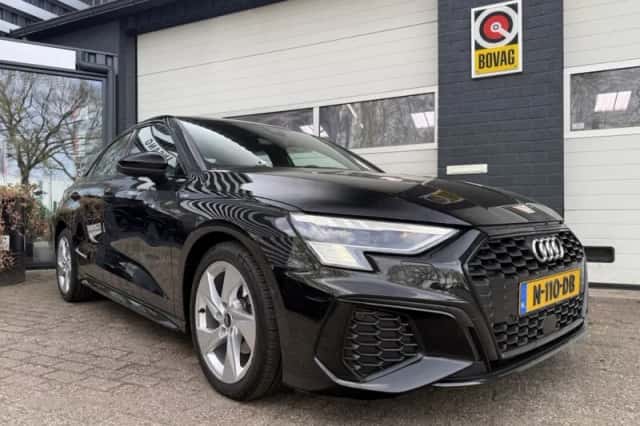 Audi A3 (2021) thumbnail 2