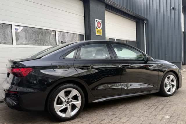 Audi A3 (2021) thumbnail 4