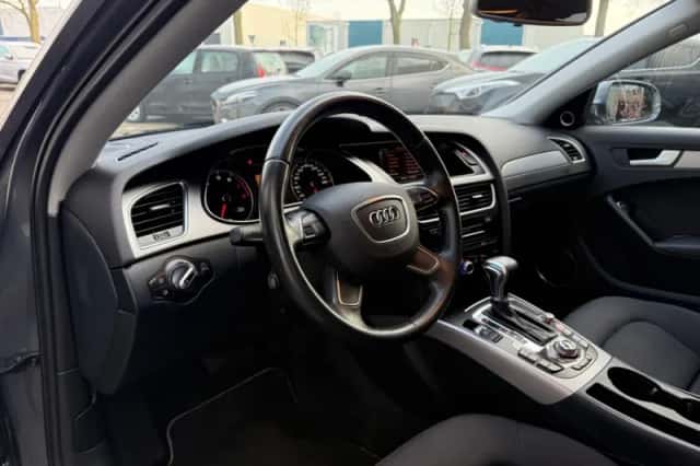 Audi A4 (2014) thumbnail 3