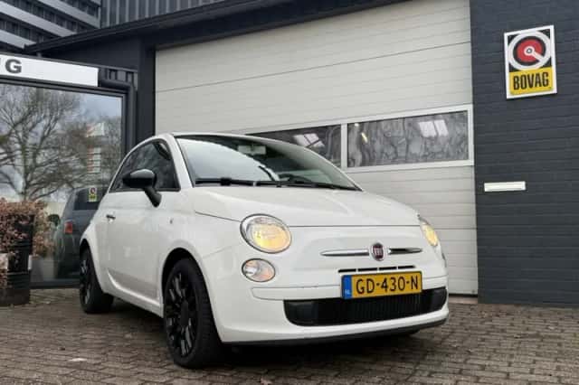 Fiat 500 (2015) thumbnail 2