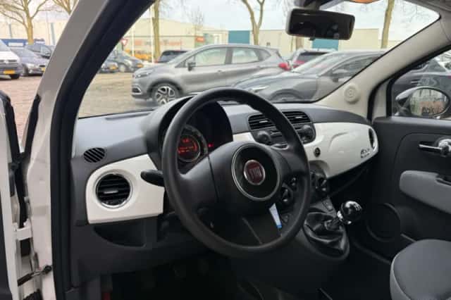 Fiat 500 (2015) thumbnail 3