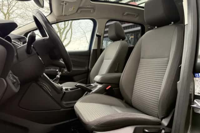 Ford C-Max (2017) thumbnail 5