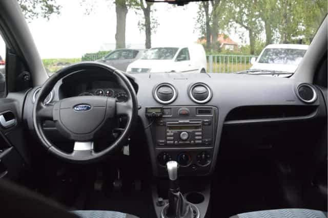 Ford Fusion (2006) thumbnail 3
