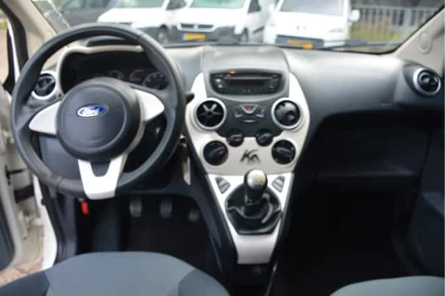 Ford Ka (2010) thumbnail 2