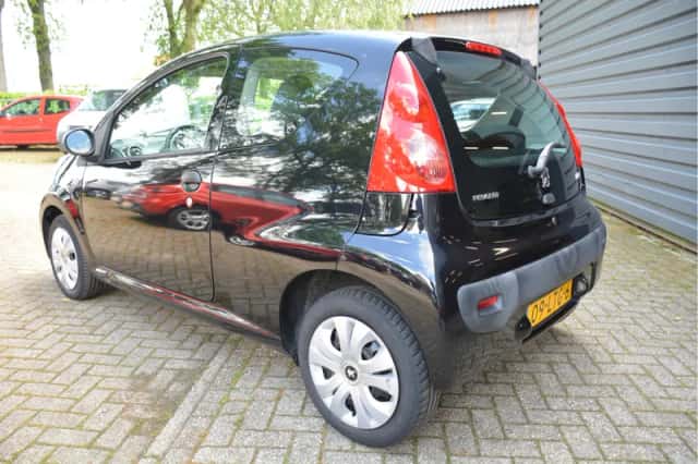 Peugeot 107 (2010) thumbnail 5