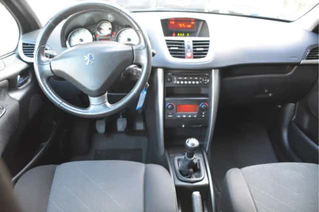 Peugeot 207 (2007) thumbnail 5