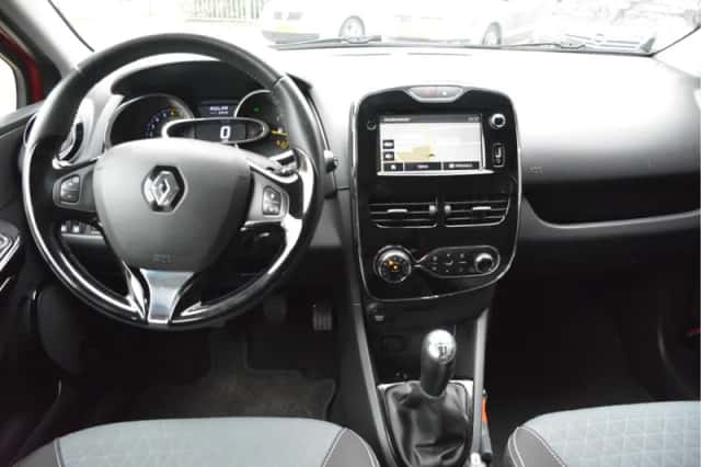 Renault Clio (2014) thumbnail 2