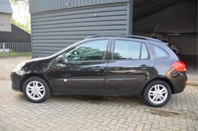 Renault Clio (2009) thumbnail 4