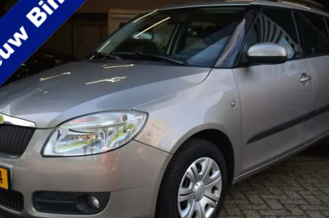 Škoda Fabia (2008) thumbnail 1