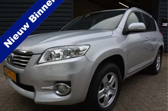 Toyota RAV4 (2011) thumbnail 1