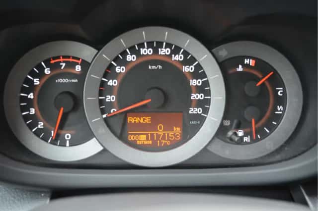 Toyota RAV4 (2011) thumbnail 5